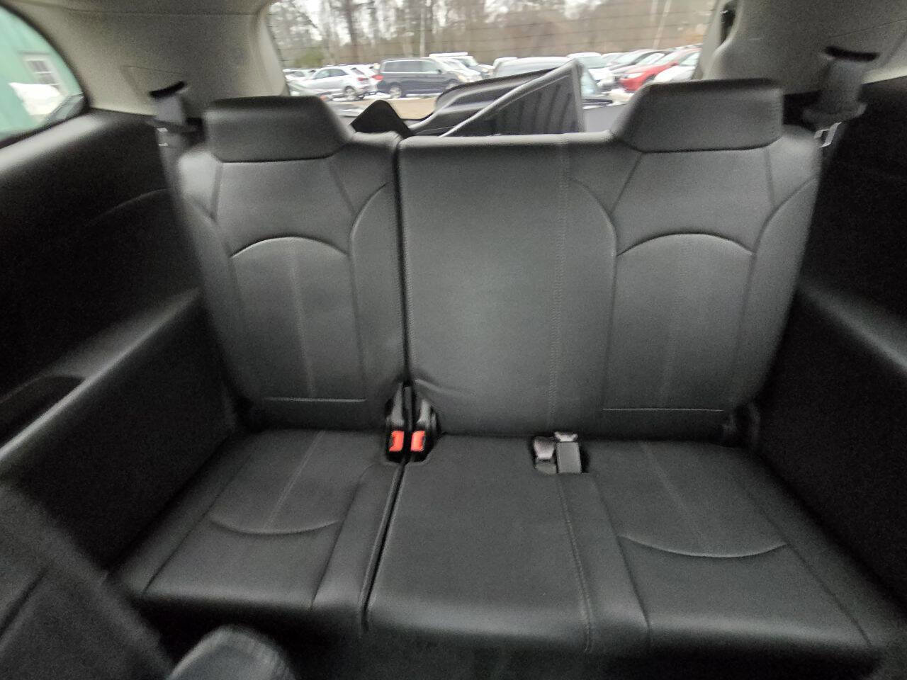 Used 2015 Chevrolet Traverse LT image 11