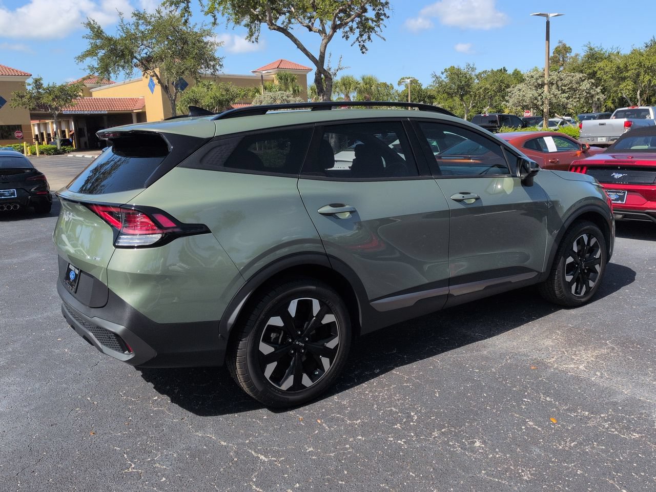 Used 2023 Kia Sportage X-Line w/ X-Line Premium Package AWD/4WD image 4