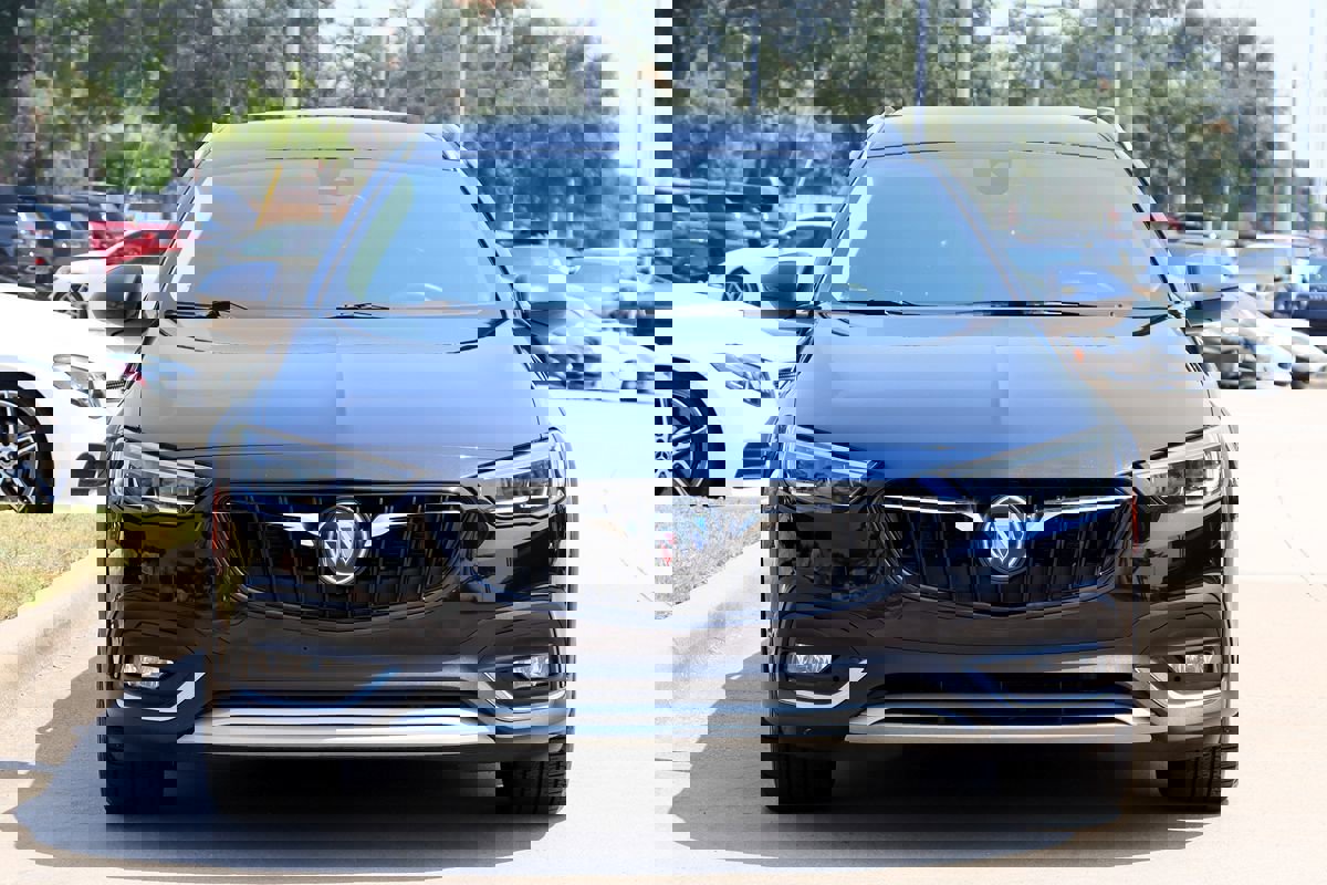 Used 2018 Buick Regal Essence w/ Driver Confidence Package #1 image 52