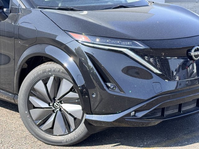New 2025 Nissan Ariya Platinum image 3