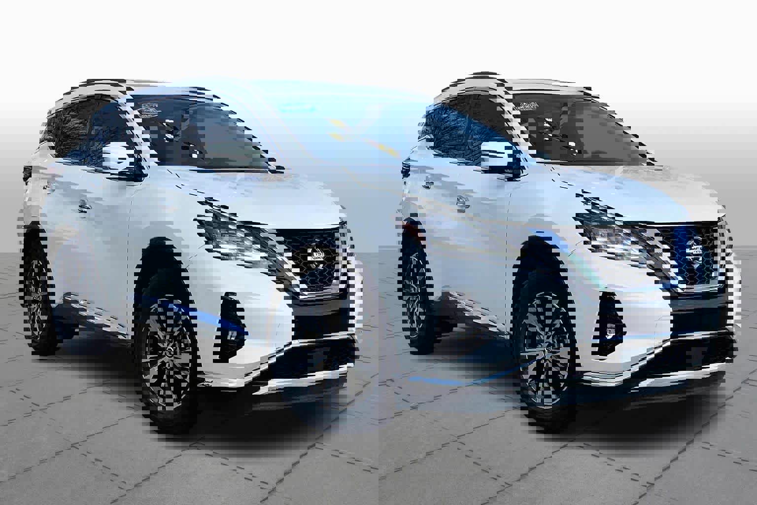 Used 2020 Nissan Murano SV w/ Premium Package image 3