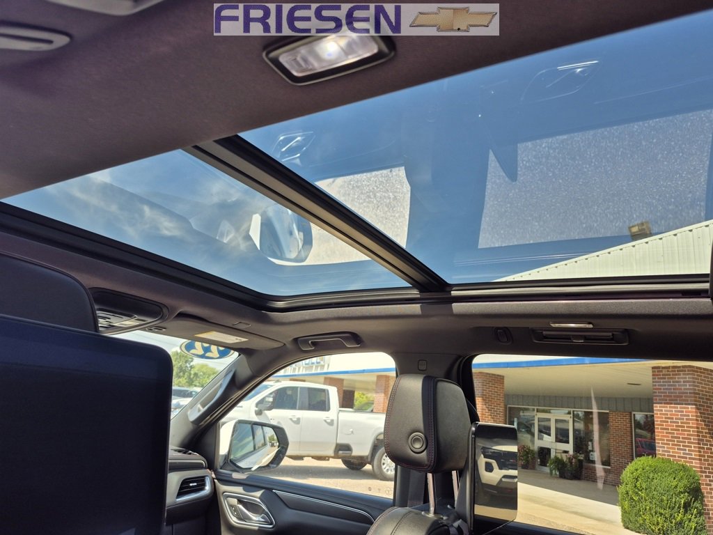 Used 2022 Chevrolet Suburban RST w/ Luxury Package image 12