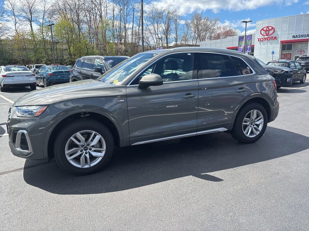 Used 2023 Audi Q5 2.0T Premium w/ Convenience Package AWD/4WD image 3