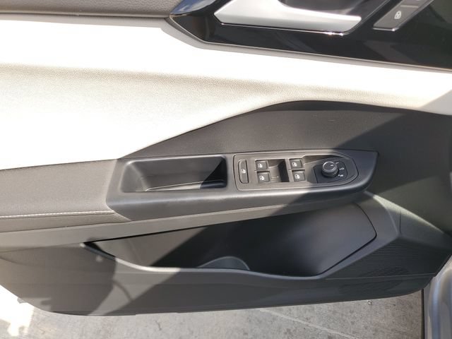 Certified 2025 Volkswagen Taos S FWD image 19
