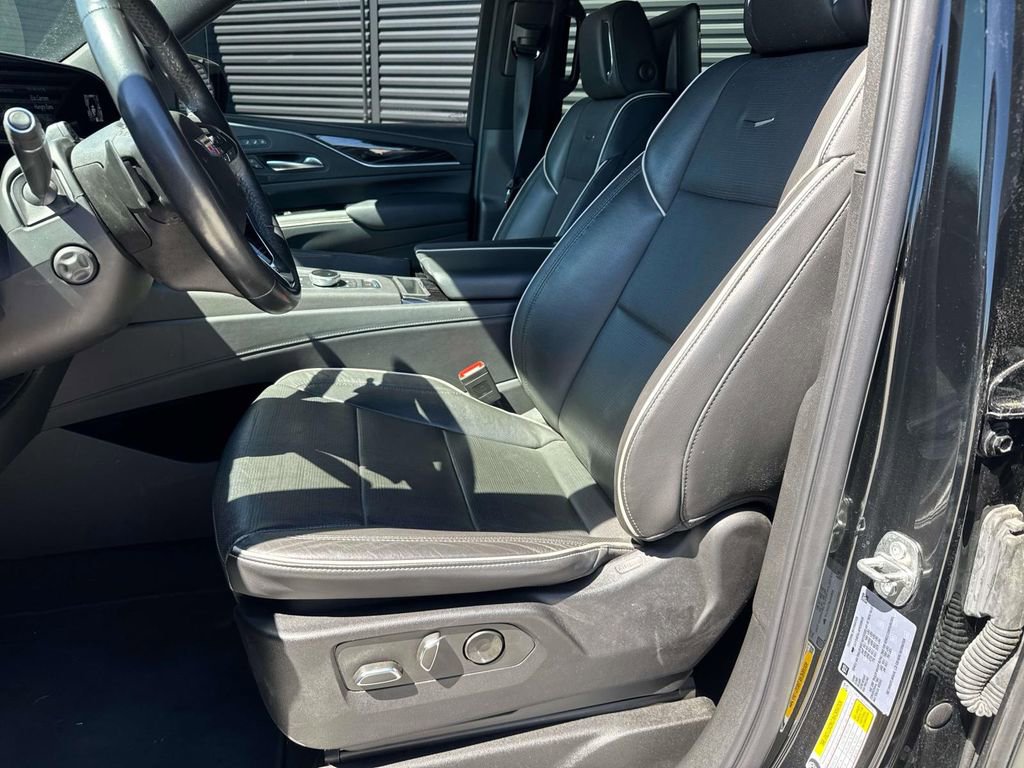 Used 2023 Cadillac Escalade Sport image 5