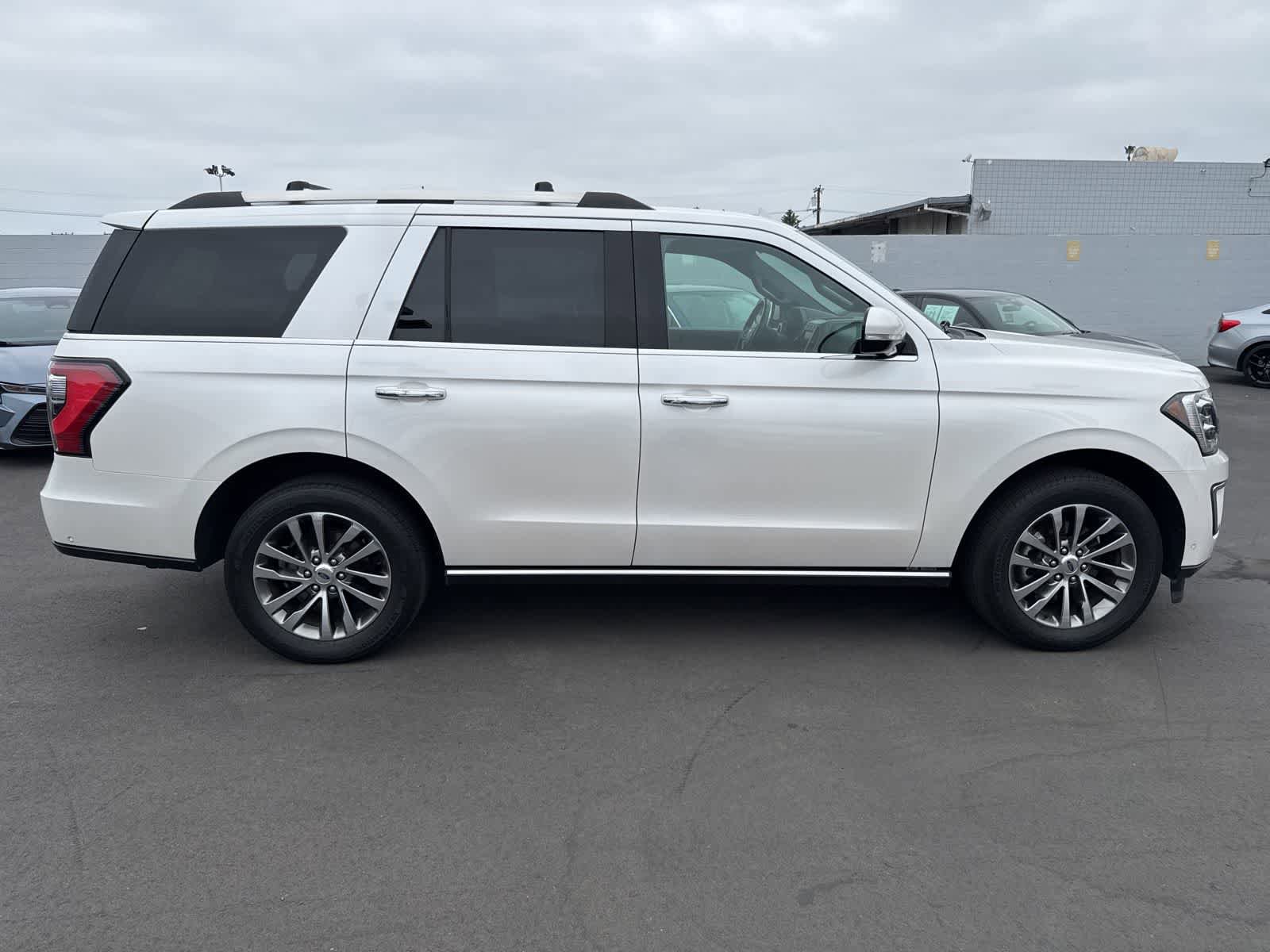Used 2018 Ford Expedition Limited w/ Equipment Group 301A AWD/4WD image 10