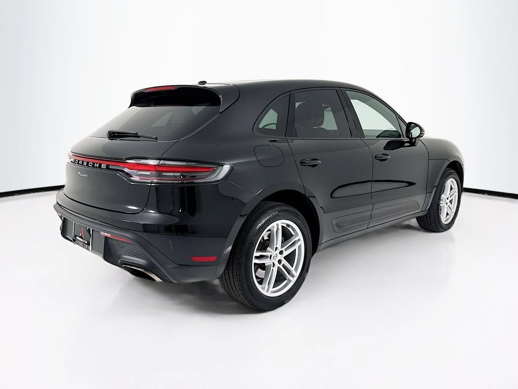 Certified 2022 Porsche Macan AWD/4WD image 9