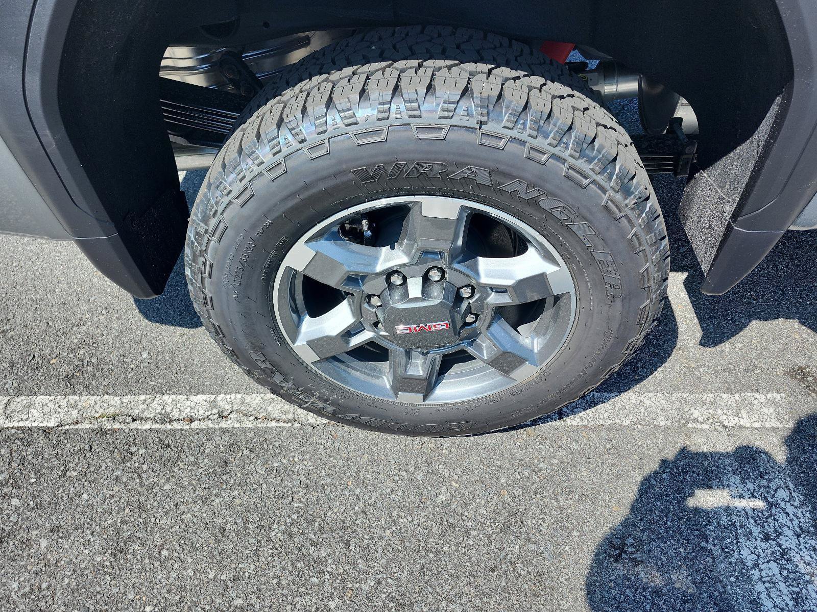 New 2026 GMC Sierra 2500 SLE w/ SLE Value Package; AWD/4WD image 8