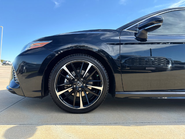 Used 2019 Toyota Camry XSE FWD image 5