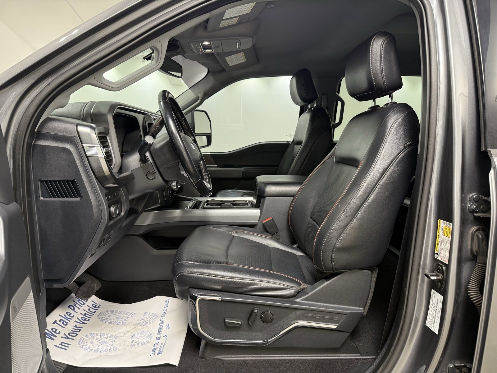 Used 2023 Ford F350 Lariat w/ Sport Appearance Package image 15