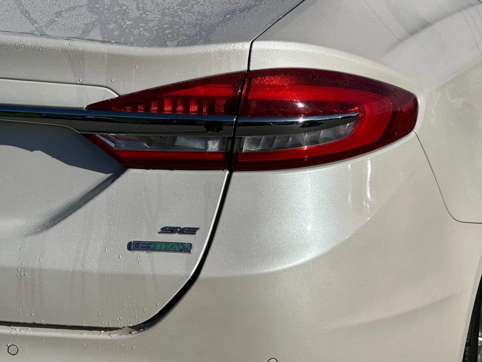 Used 2017 Ford Fusion SE w/ Fusion SE Technology Package image 32