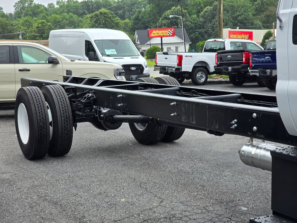 New 2027 Ford F750 2WD Regular Cab Super Duty image 5