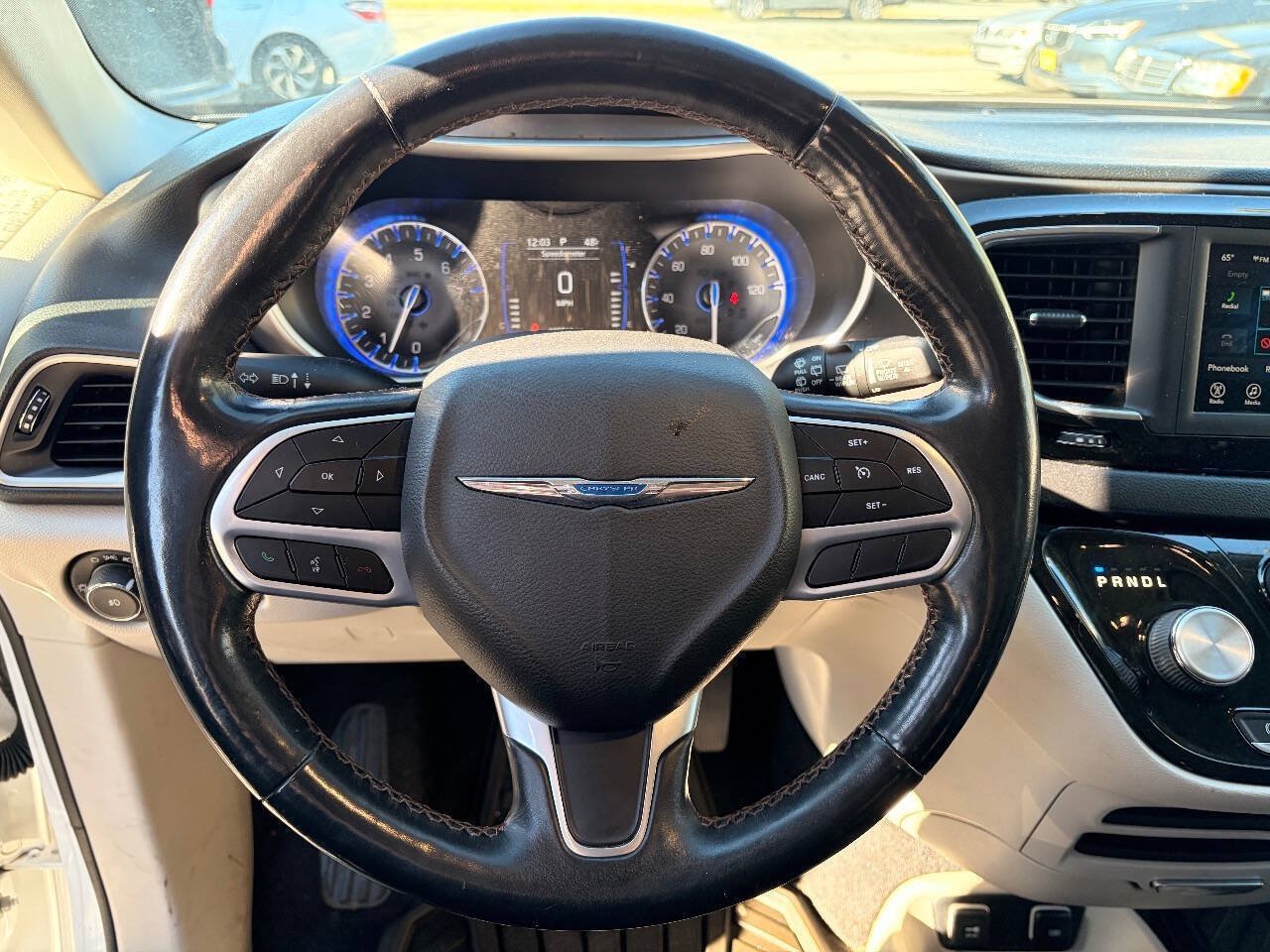 Used 2020 Chrysler Pacifica Touring-L FWD image 30