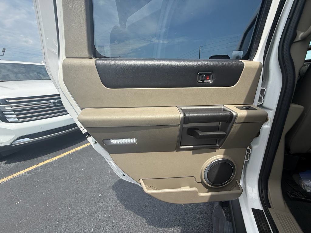 Used 2003 HUMMER H2 w/ Preferred Equipment Group AWD/4WD image 17
