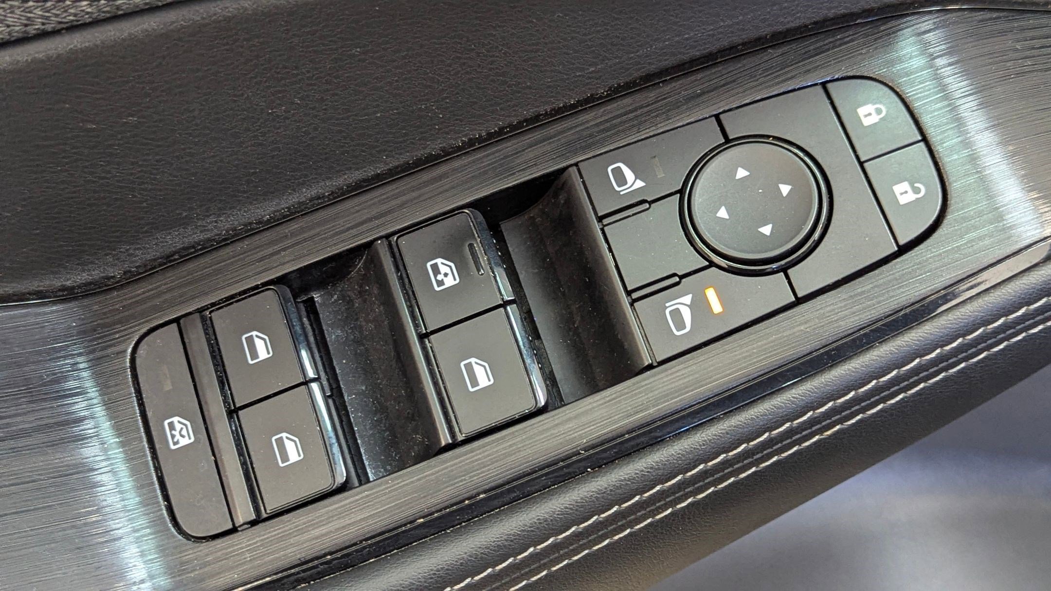 Used 2022 Nissan Rogue SV image 22