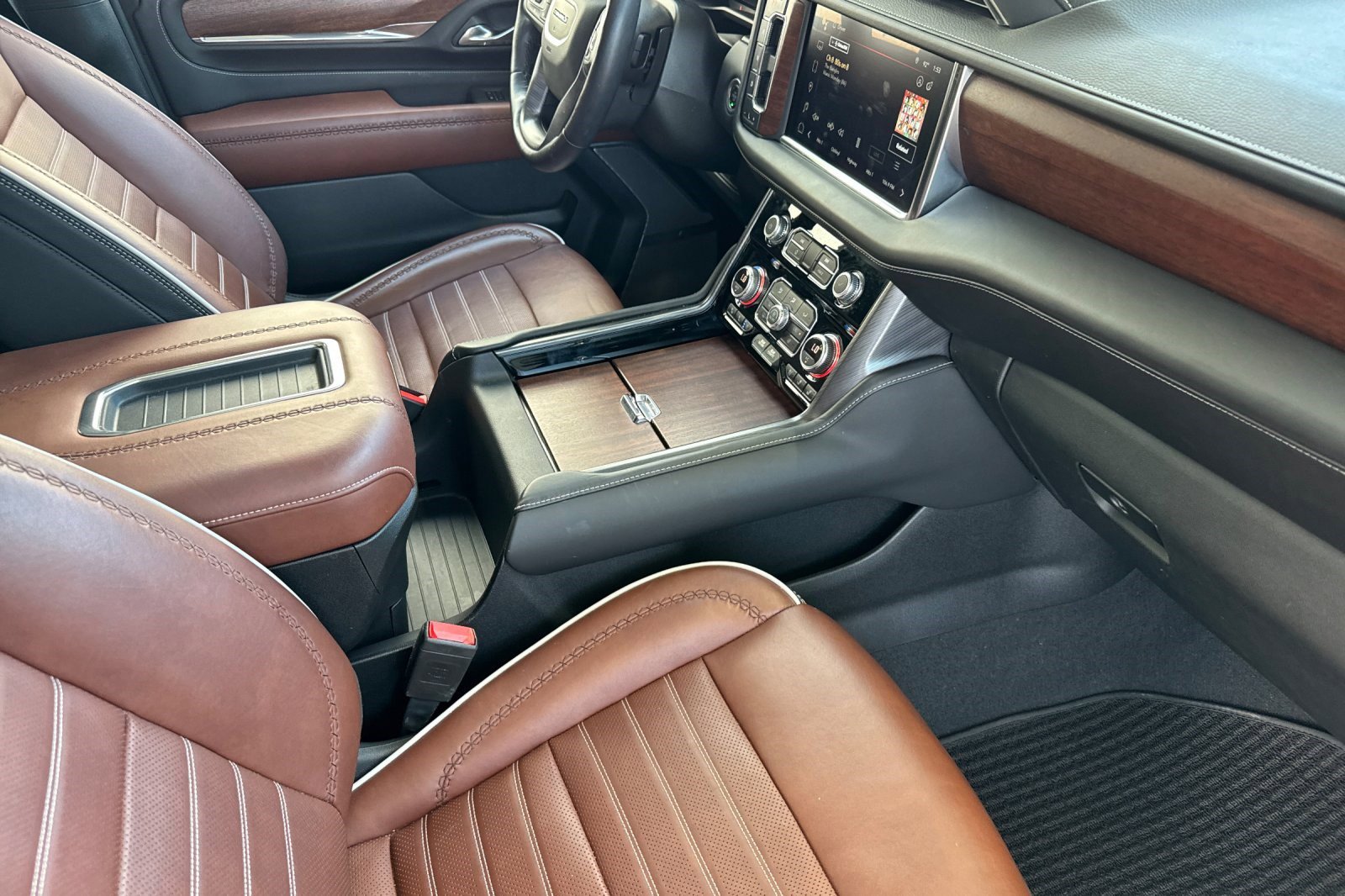 Used 2023 GMC Yukon XL Denali Ultimate AWD/4WD image 22