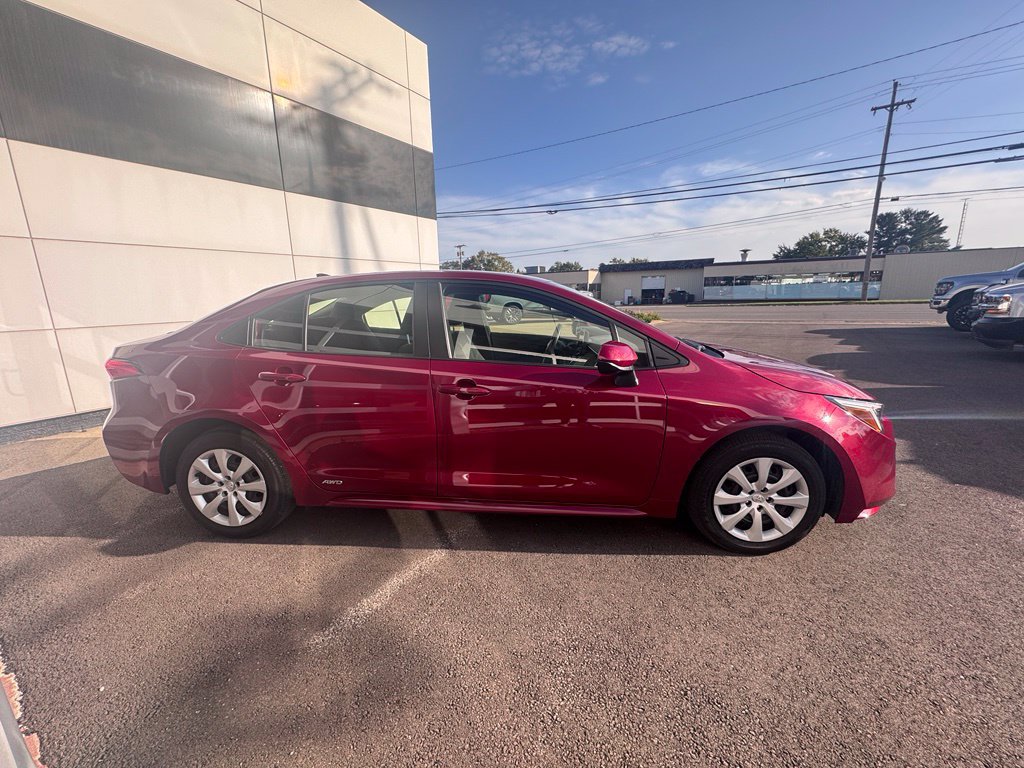 Used 2025 Toyota Corolla LE AWD/4WD image 7