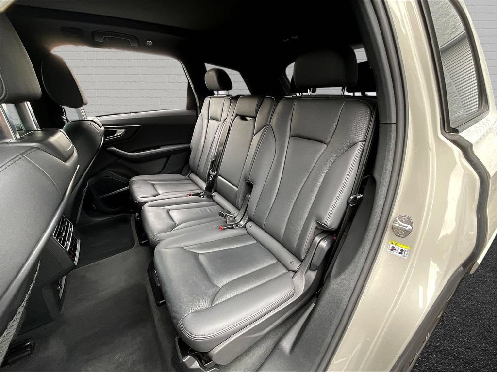 Used 2023 Audi Q7 3.0T Premium Plus w/ Premium Plus Package AWD/4WD image 19