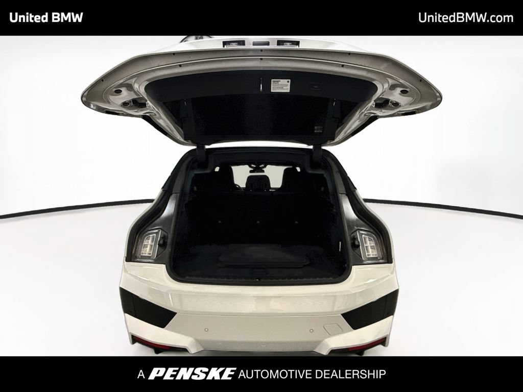 Used 2024 BMW iX xDrive50 w/ Sport Package AWD/4WD image 21