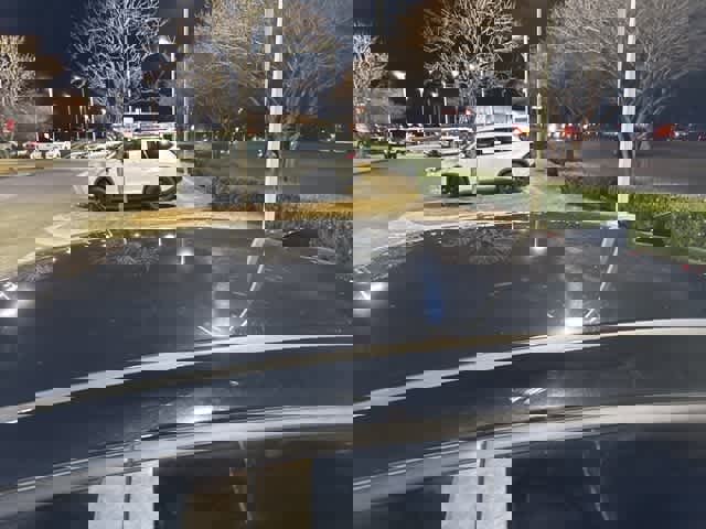 Used 2023 Hyundai Elantra SEL w/ Preferred Accessory Package image 8