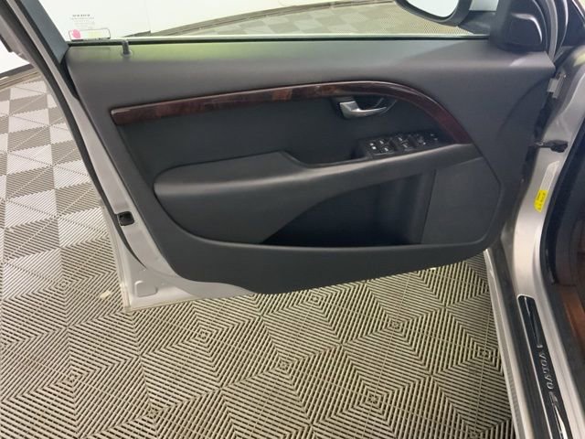 Used 2008 Volvo V70 image 24