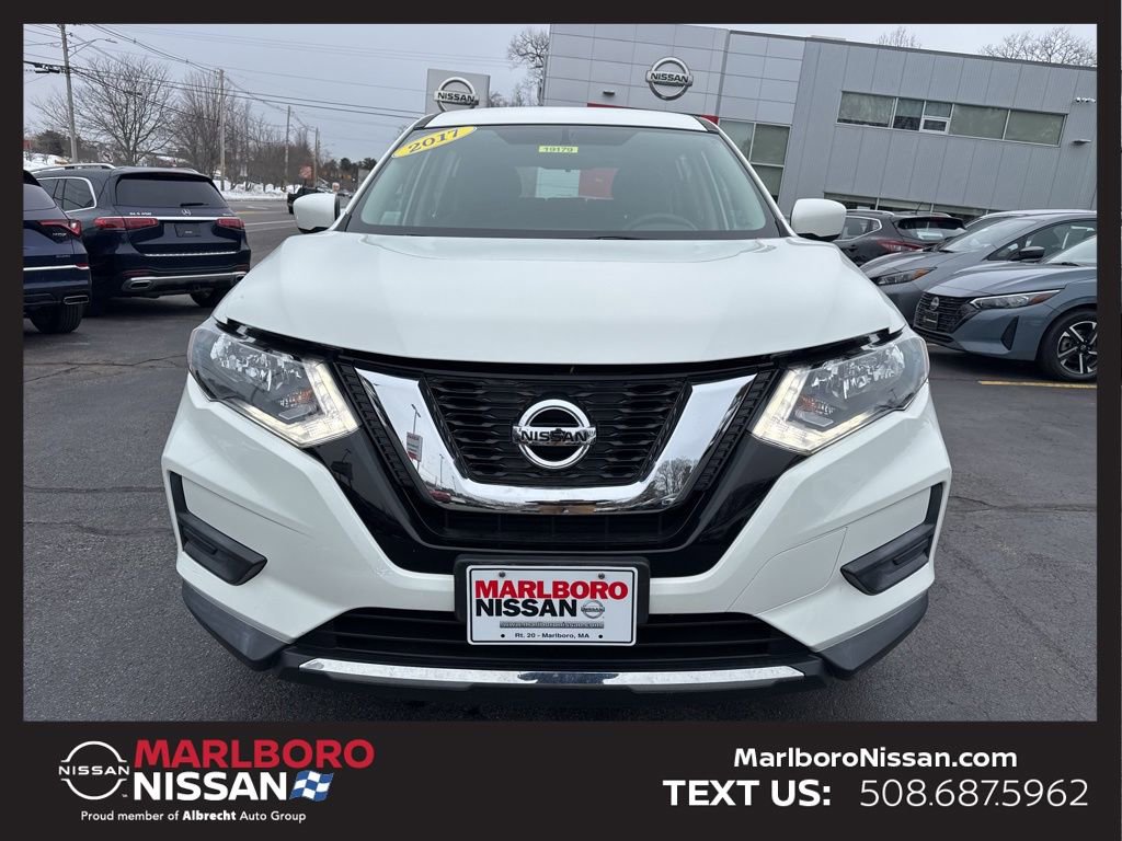 Certified 2017 Nissan Rogue S image 2