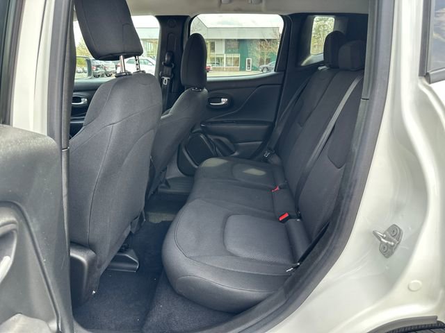Used 2023 Jeep Renegade Latitude AWD/4WD image 19