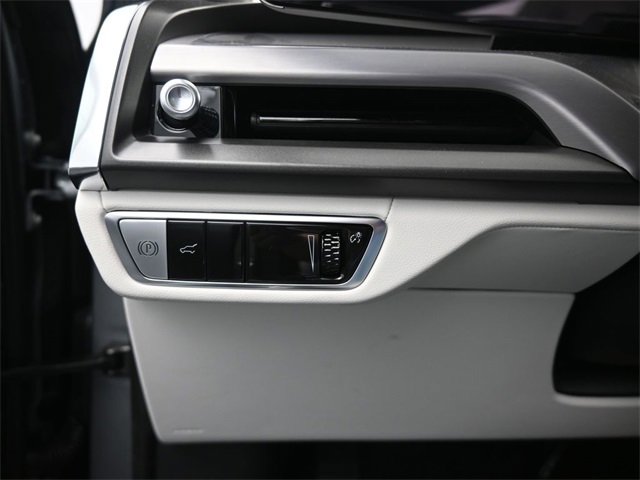 New 2026 Cadillac Vistiq Luxury image 35