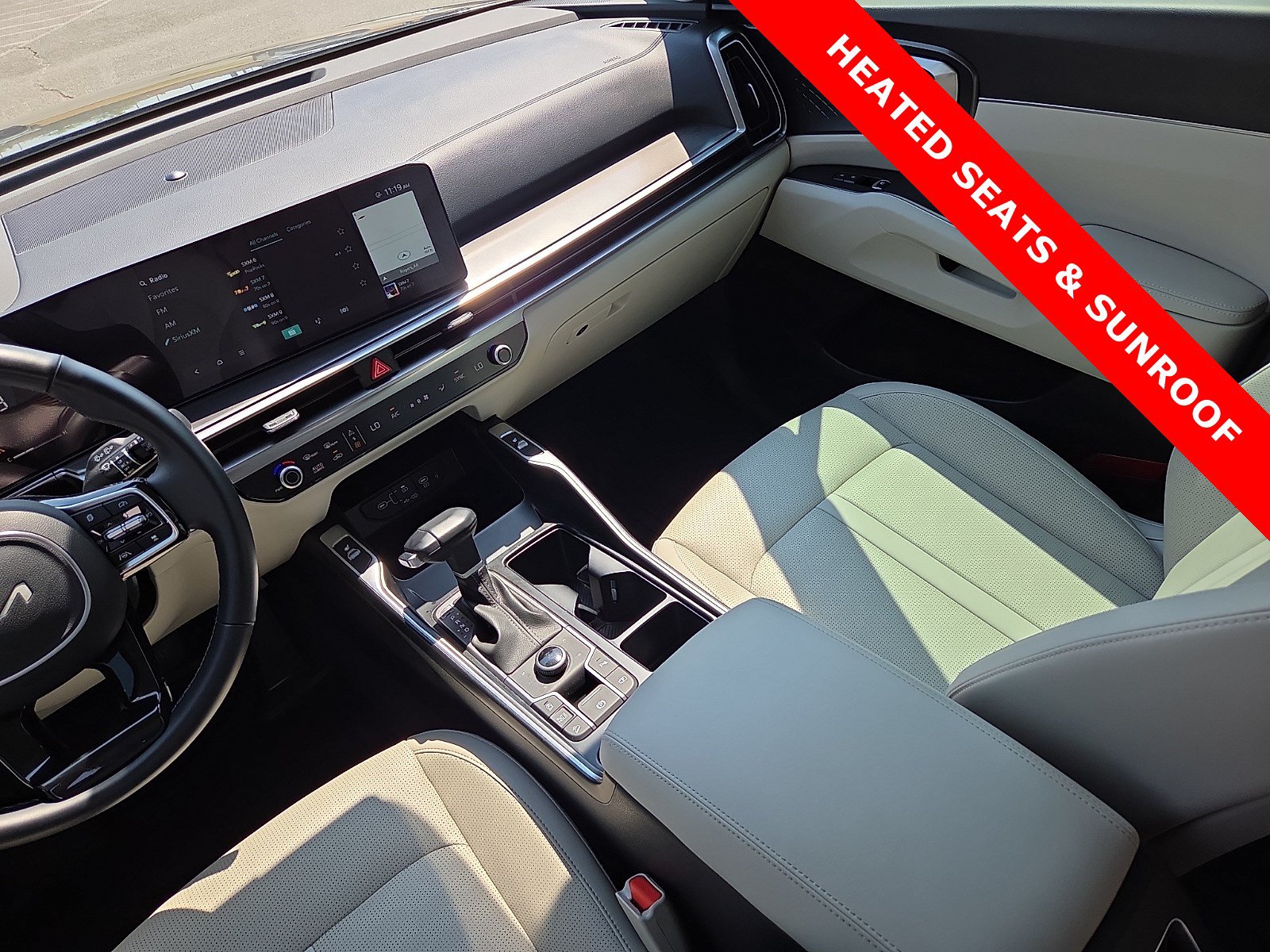 Used 2025 Kia Sorento S w/ Panoramic Sunroof Package AWD/4WD image 13