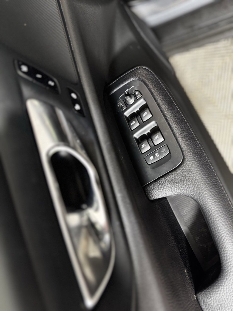 Used 2021 Volvo V60 T5 Cross Country w/ Climate Package image 20