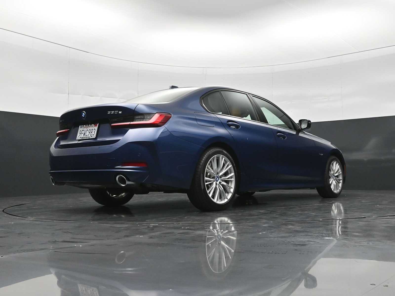 Used 2023 BMW 330e xDrive w/ Driving Assistance Package AWD/4WD image 29