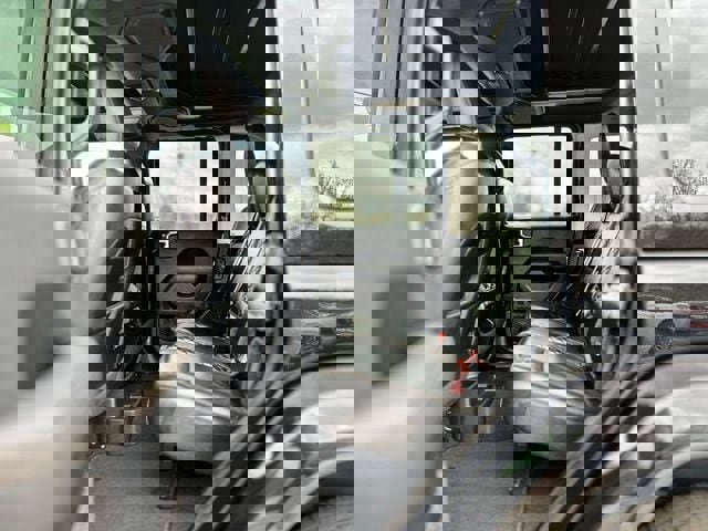 Used 2022 Jeep Wrangler Unlimited Sahara image 19