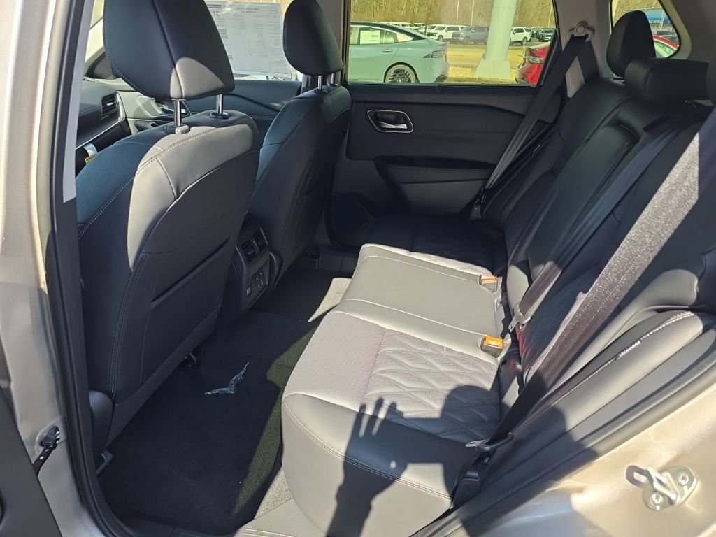 New 2026 Nissan Rogue Platinum w/ Platinum Premium Package image 13