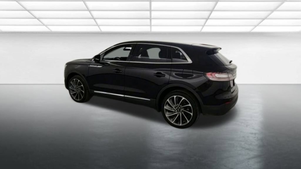 Used 2022 Lincoln Nautilus Reserve w/ Equipment Group 201A image 6