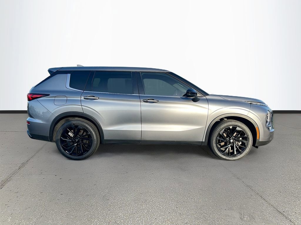 Used 2022 Mitsubishi Outlander SEL Black Edition image 8