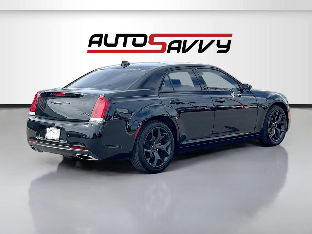Used 2023 Chrysler 300 S w/ Comfort Group RWD image 7
