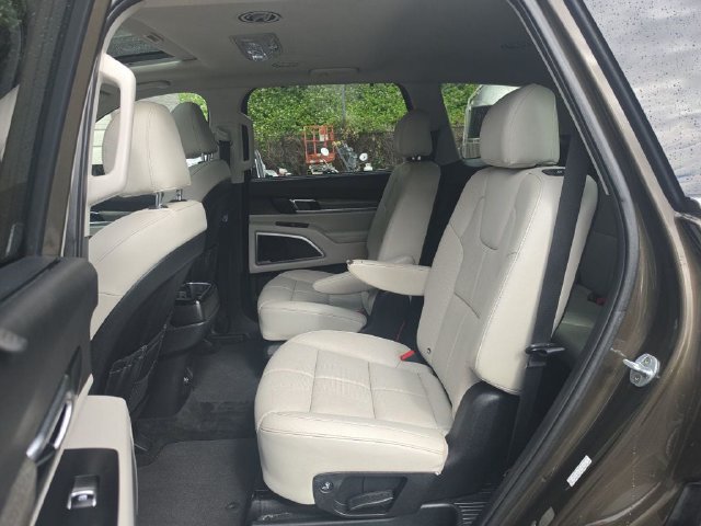 Used 2021 Kia Telluride EX w/ EX Premium Package AWD/4WD image 10