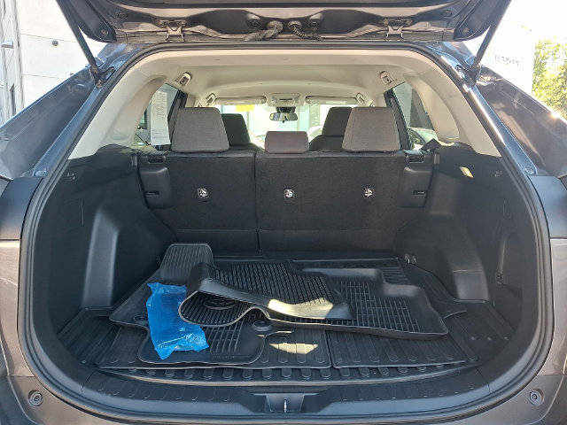 Used 2022 Toyota RAV4 XLE AWD/4WD image 29