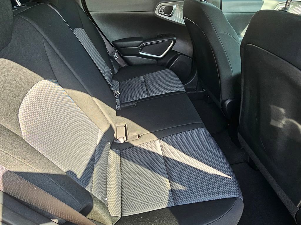 Used 2023 Kia Soul LX image 10