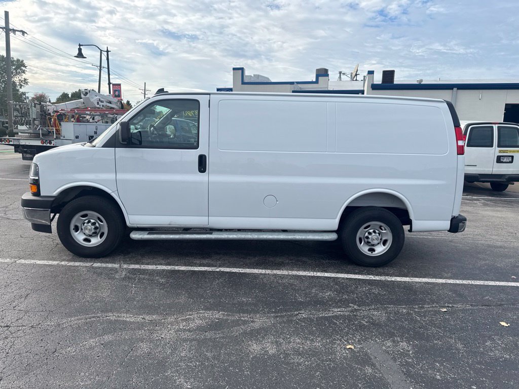 Used 2025 Chevrolet Express 2500 w/ Driver Convenience Package RWD image 7