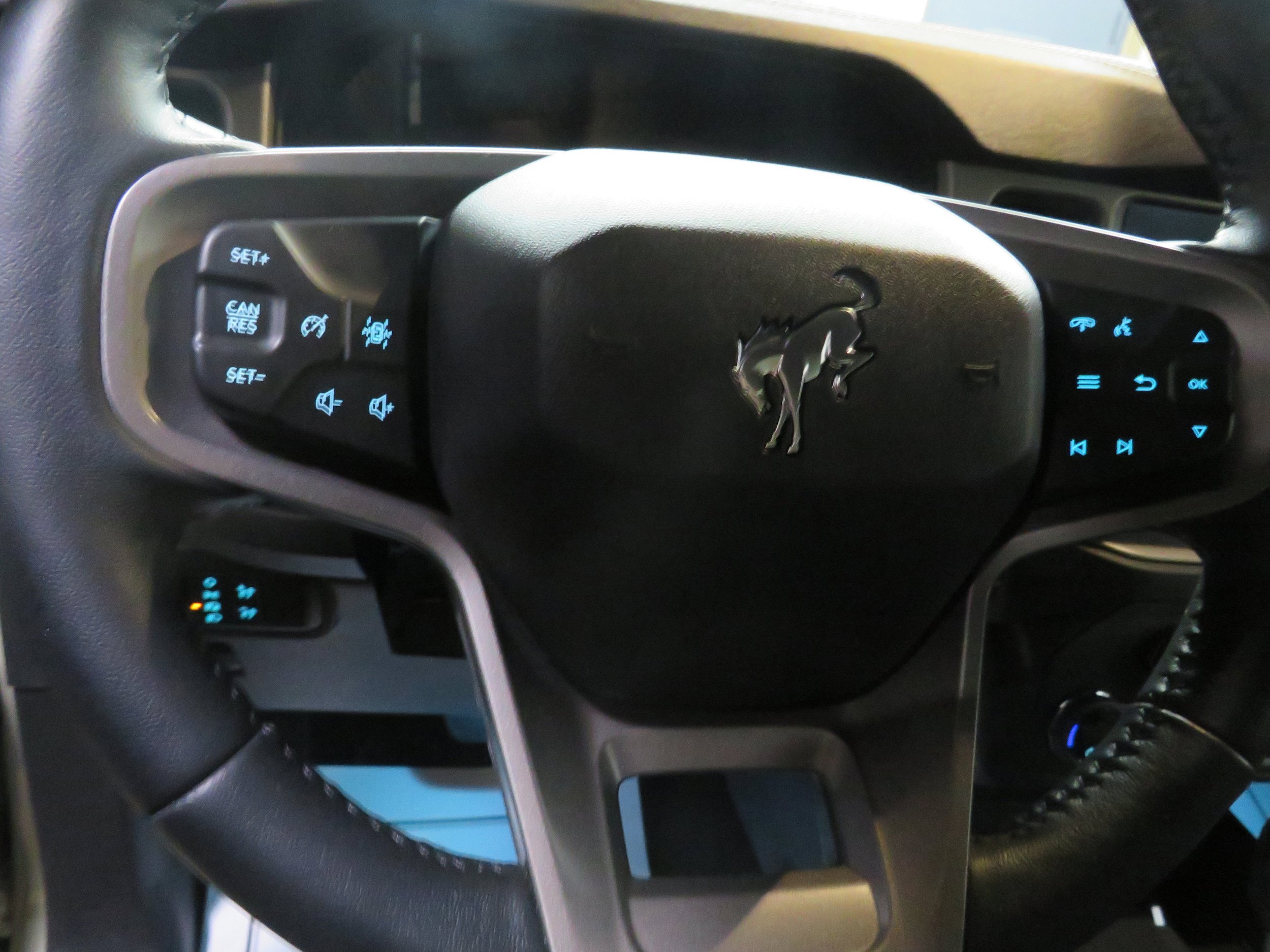 Used 2025 Ford Bronco Outer Banks AWD/4WD image 15