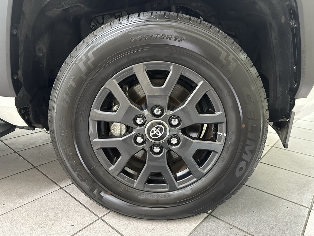 Used 2025 Toyota 4Runner SR5 AWD/4WD image 13