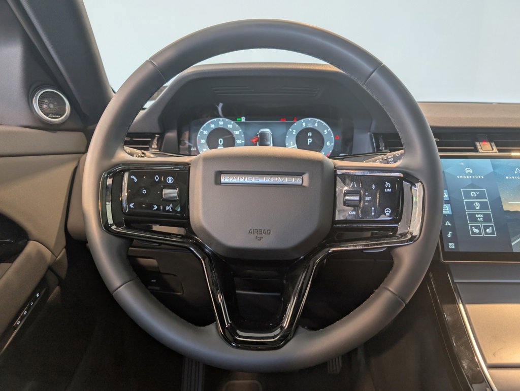 Used 2025 Land Rover Range Rover Evoque S image 18