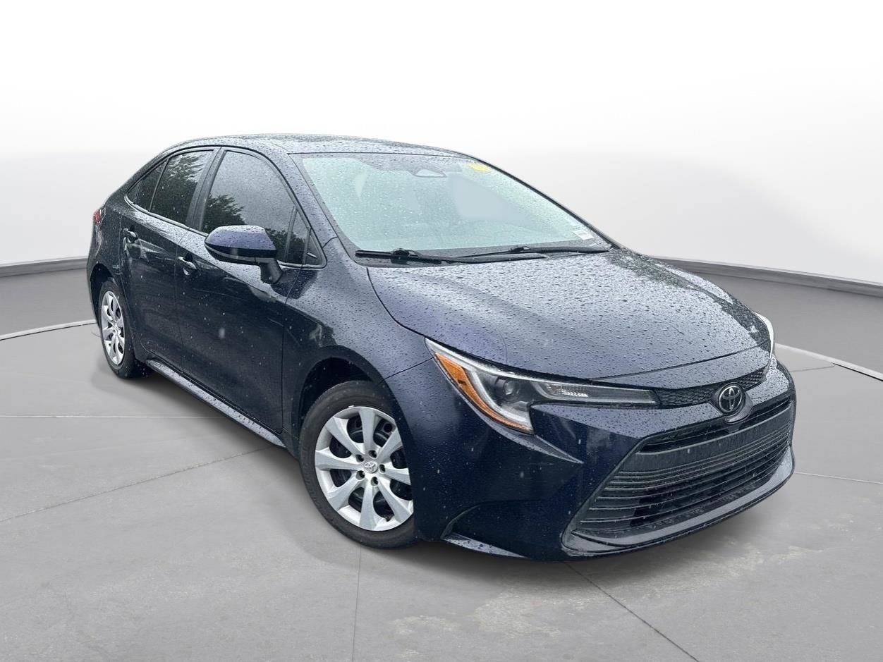 Used 2023 Toyota Corolla LE FWD image 4