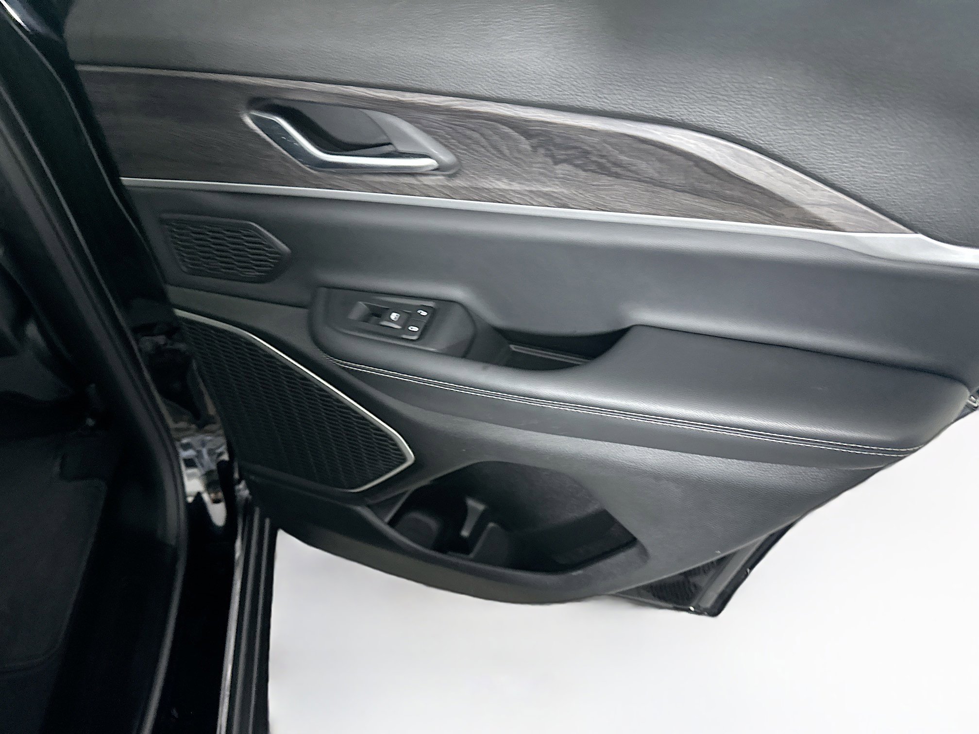 Used 2022 Jeep Grand Cherokee Limited 4xe image 29