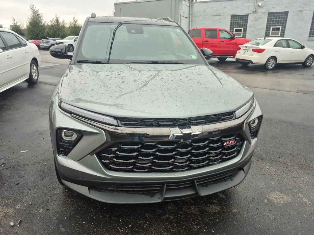 Used 2025 Chevrolet TrailBlazer RS w/ Convenience Package image 2