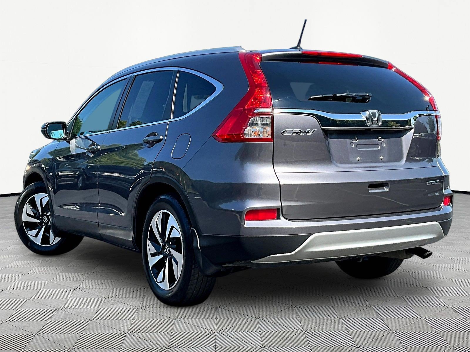 Used 2016 Honda CR-V Touring image 4