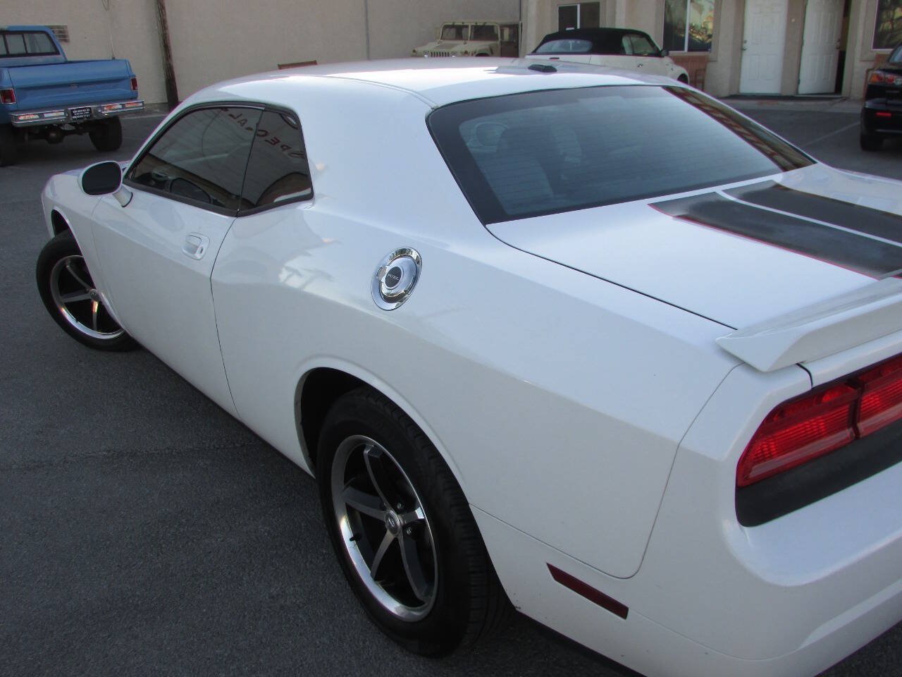 Used 2010 Dodge Challenger SE RWD image 8