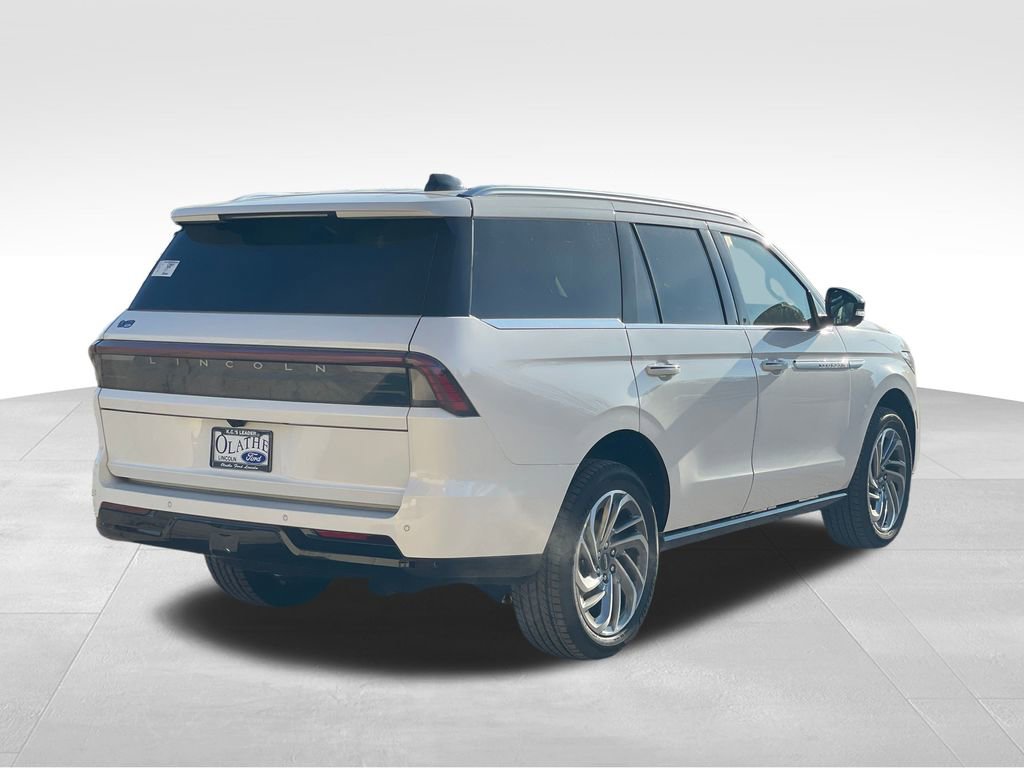 New 2025 Lincoln Navigator Reserve image 5
