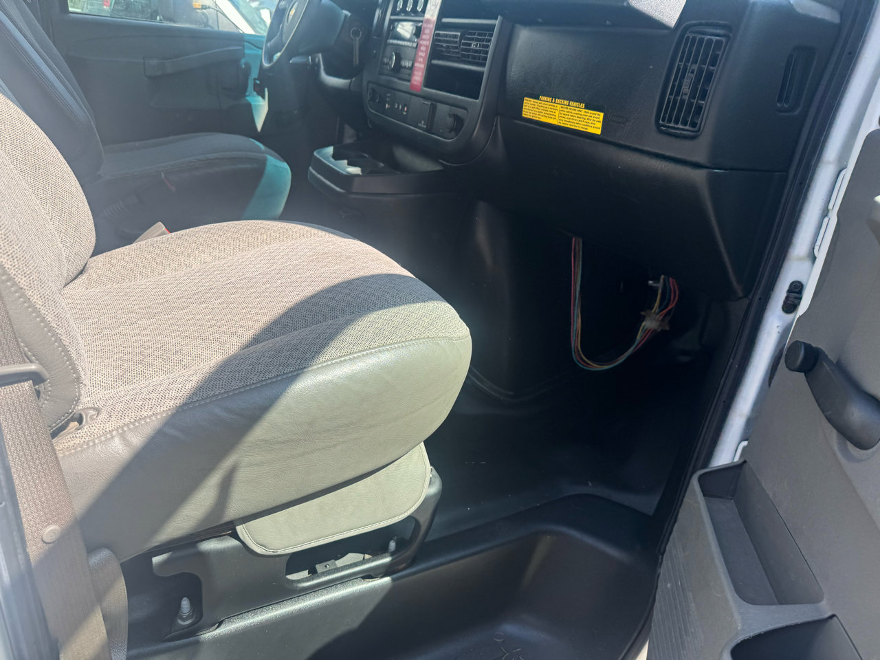 Used 2018 Chevrolet Express 2500 image 14